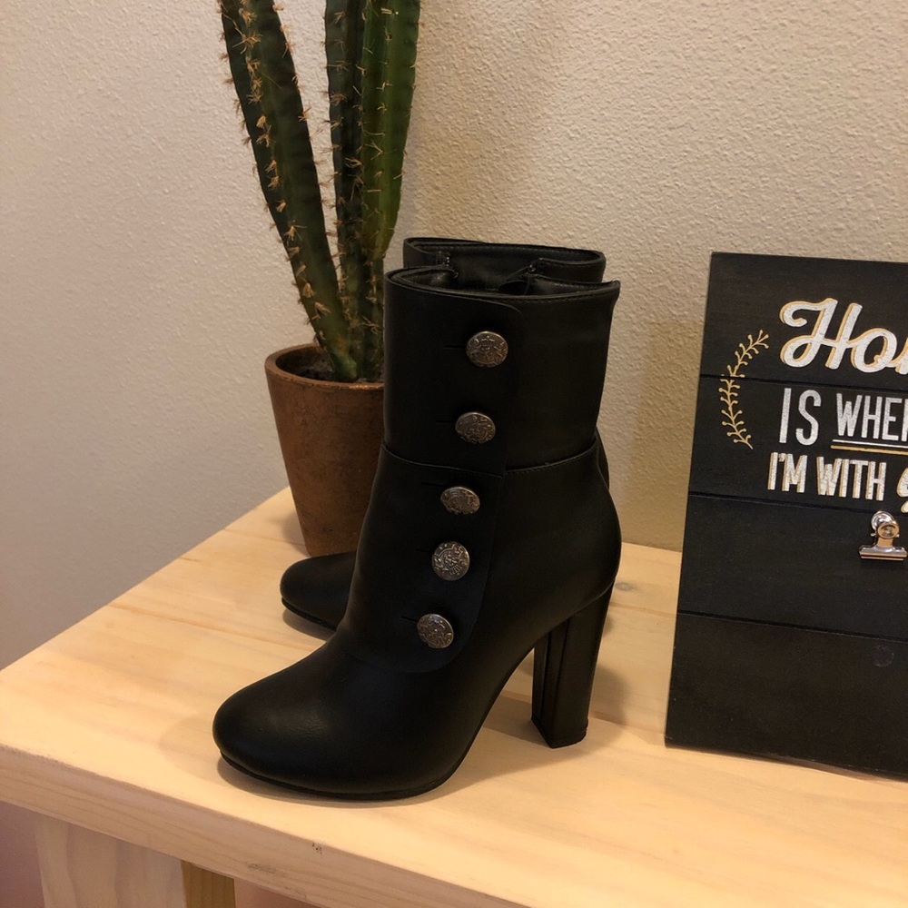 Real leather boots size 5